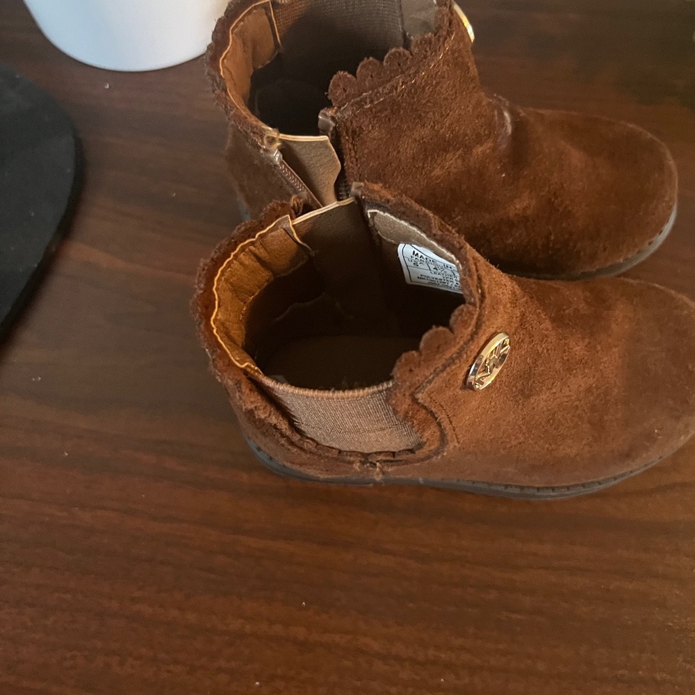 MK girl boots